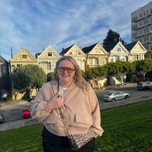 Meet your Posher, Sarah lynn